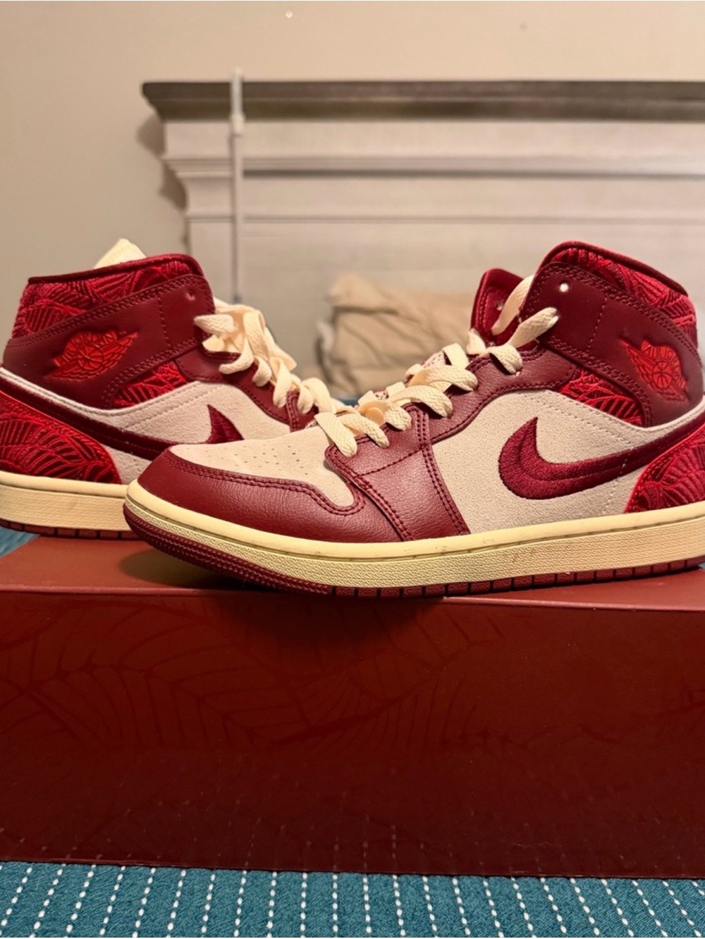 Women’s Air Jordan 1 Mid SE